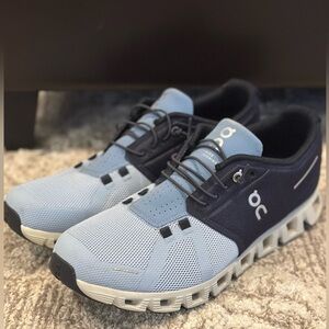 Men’s size 11 Onclouds Swiss Engineering